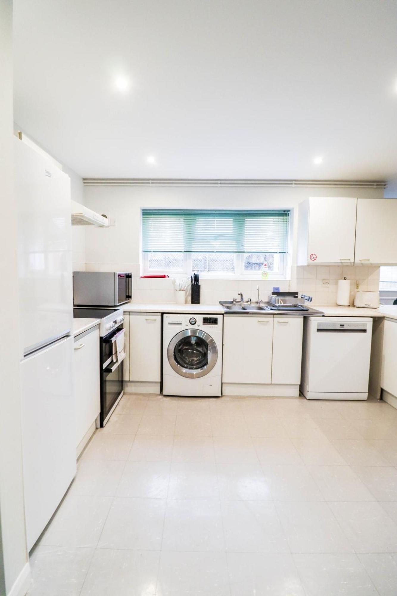 Bright And Spacious Contractor House L Parking! 博勒姆伍德 外观 照片