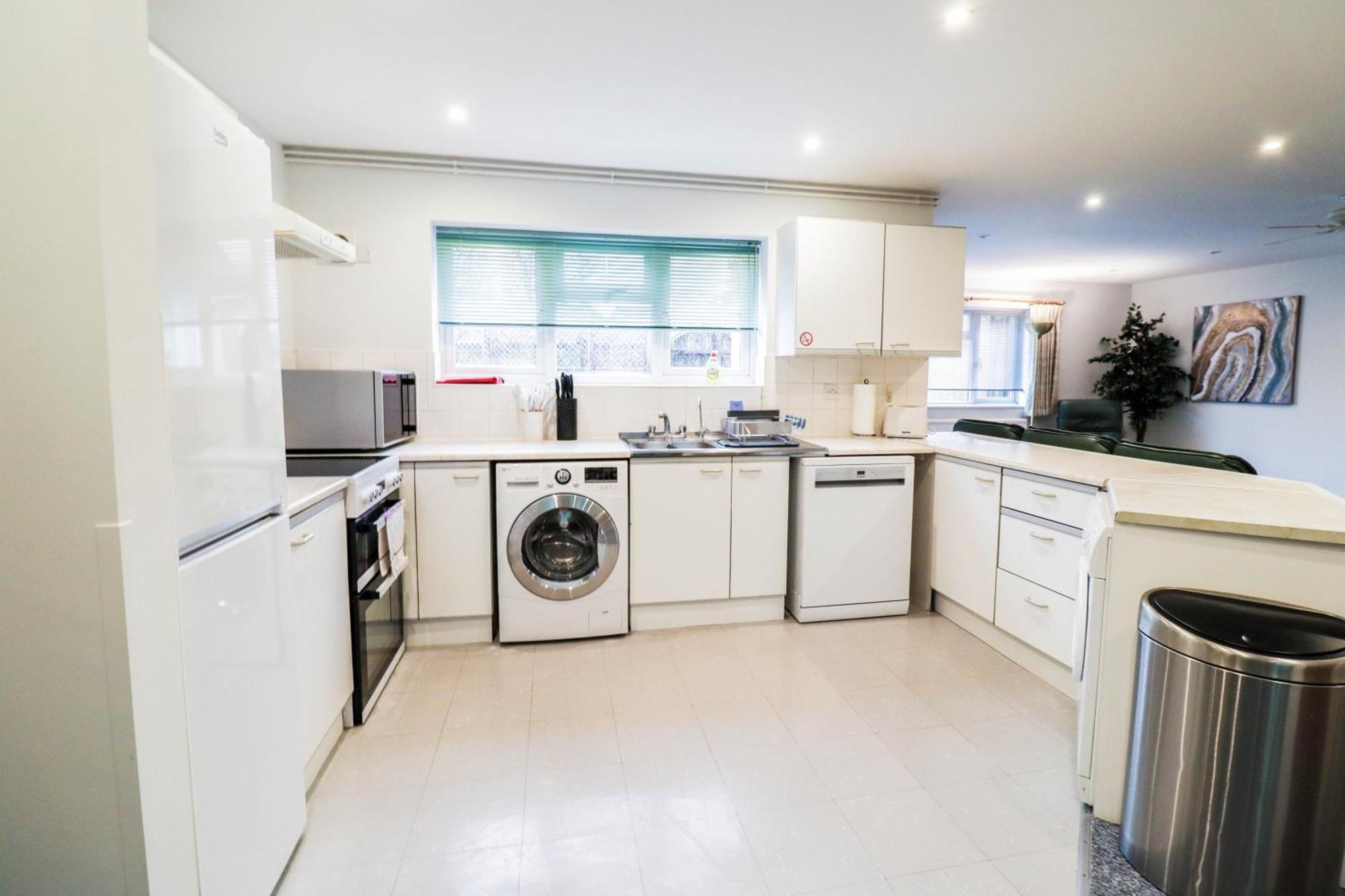 Bright And Spacious Contractor House L Parking! 博勒姆伍德 外观 照片