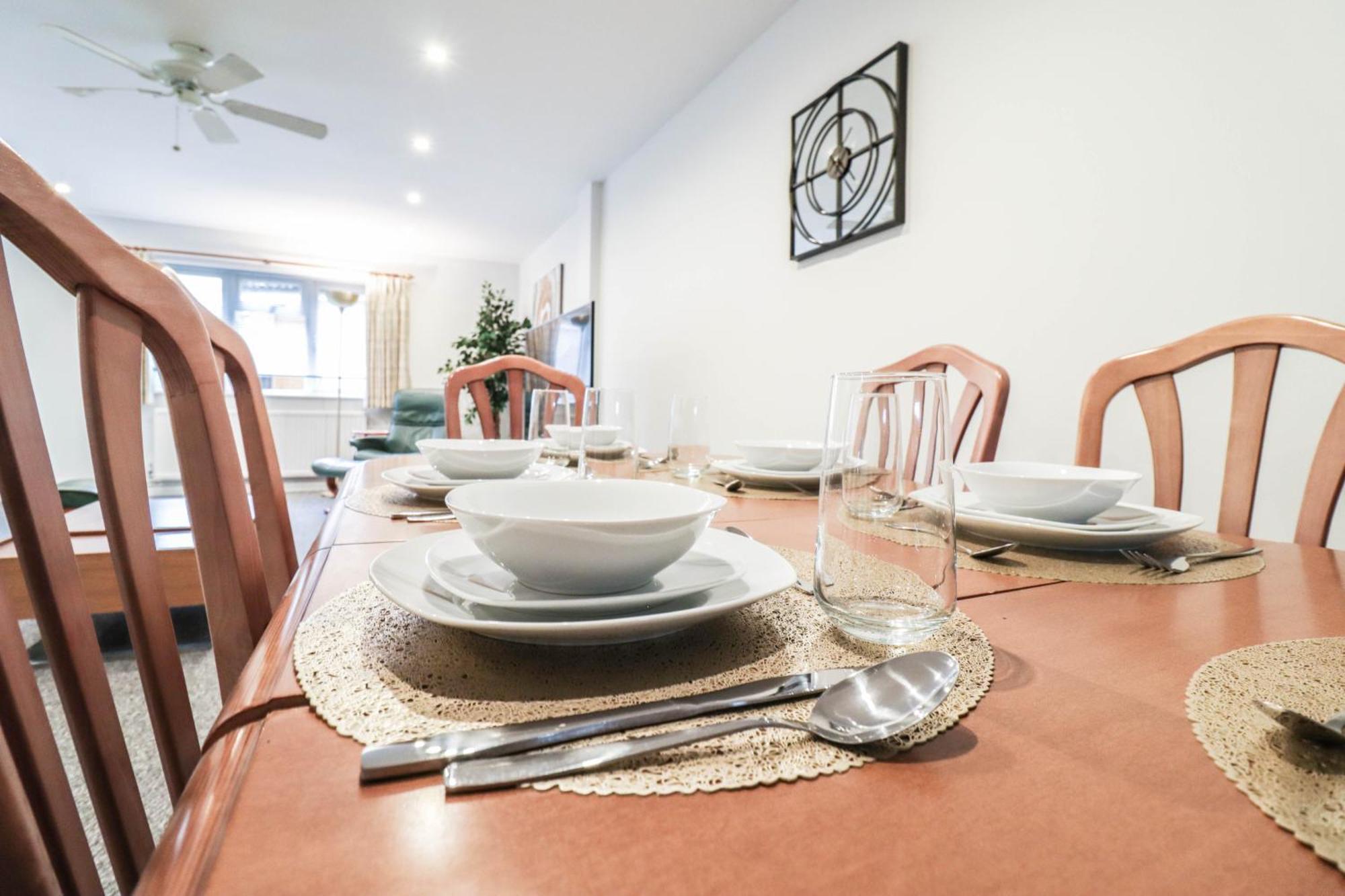 Bright And Spacious Contractor House L Parking! 博勒姆伍德 外观 照片