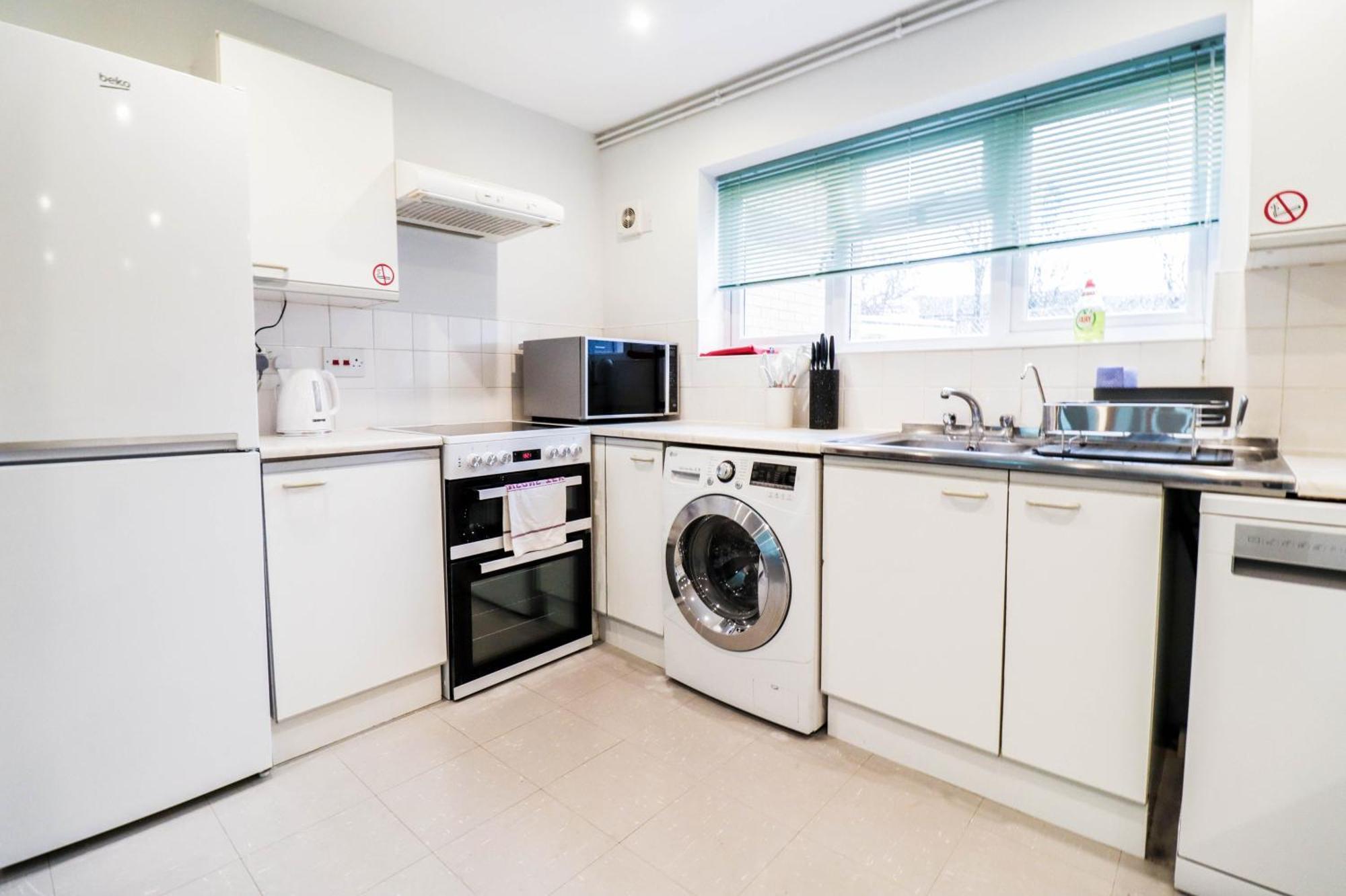 Bright And Spacious Contractor House L Parking! 博勒姆伍德 外观 照片