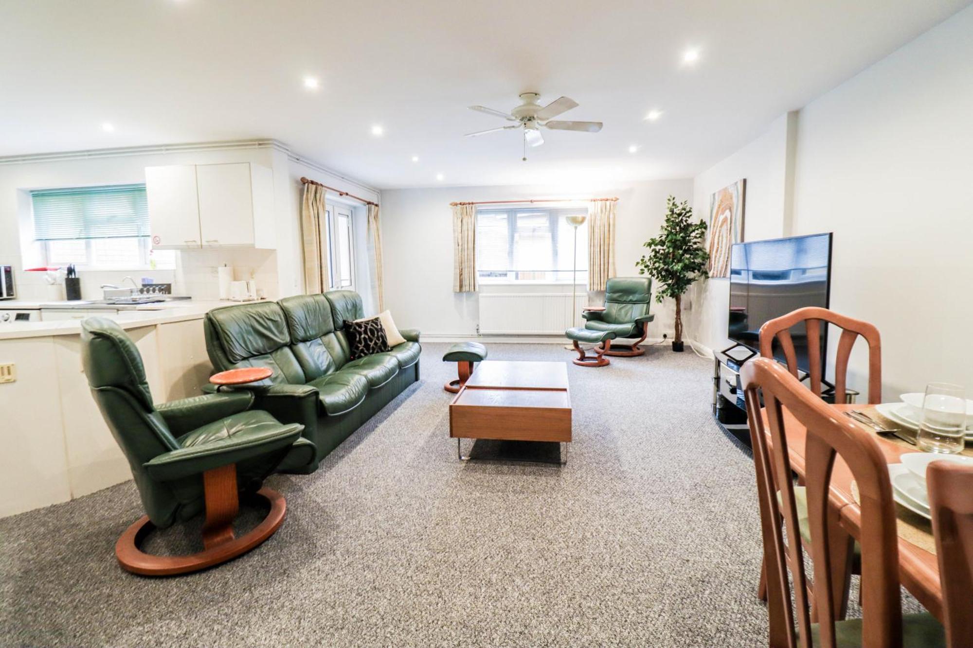 Bright And Spacious Contractor House L Parking! 博勒姆伍德 外观 照片