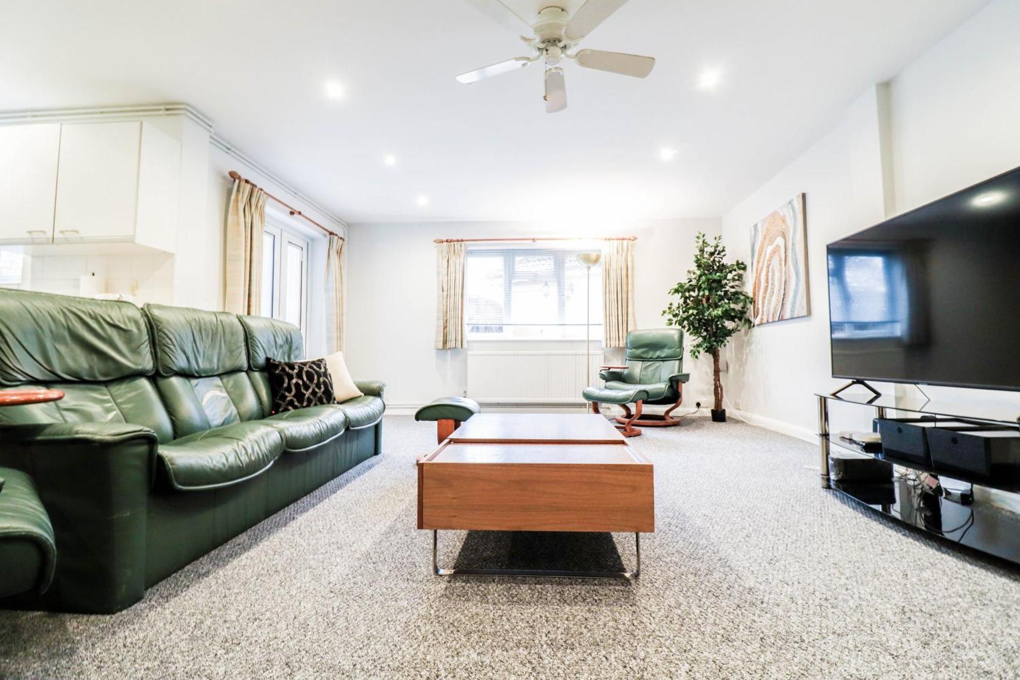 Bright And Spacious Contractor House L Parking! 博勒姆伍德 外观 照片