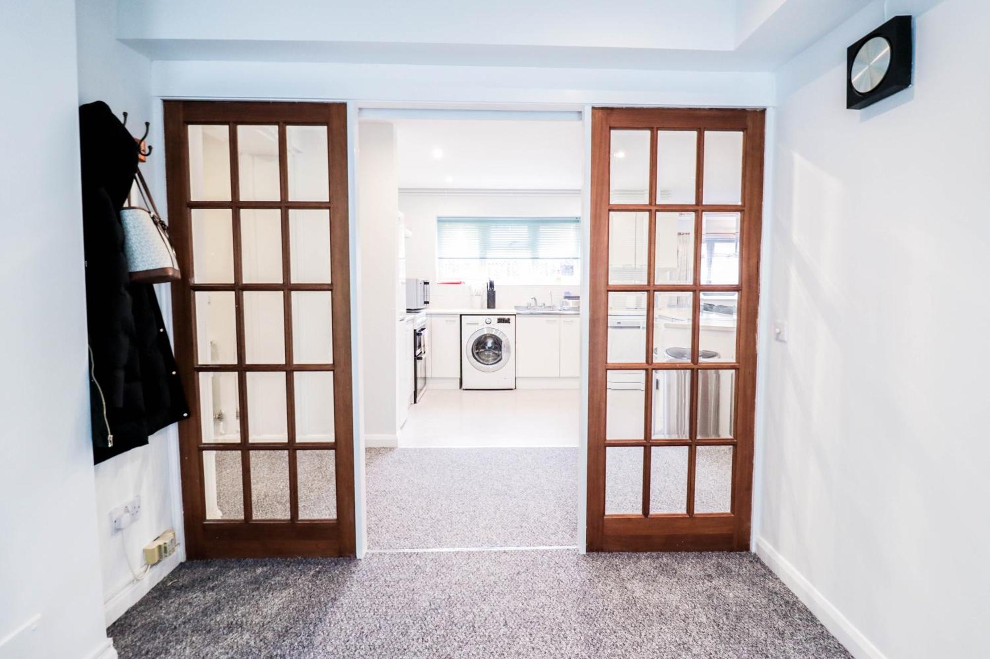 Bright And Spacious Contractor House L Parking! 博勒姆伍德 外观 照片